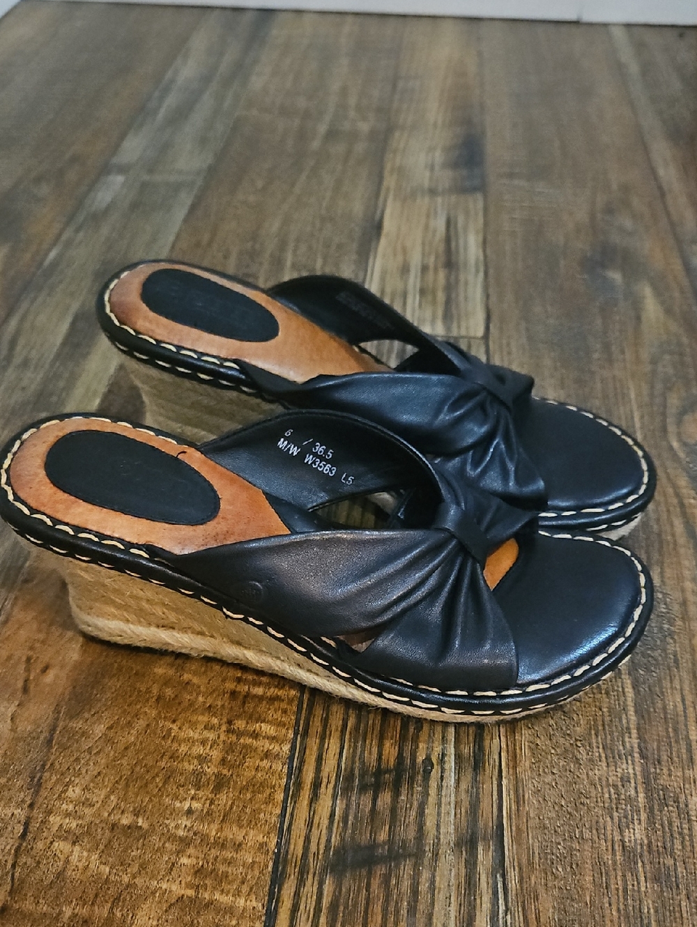 Born Black Leather Knot Wedge Sandals‎